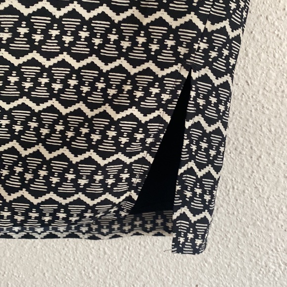 Ann Talyor Loft Aztec Style Black/Beige Elastic Waist Skirt - Picture 4 of 7